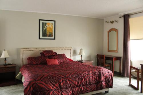 American Travel Inn Room Type - Deluxe King Studio