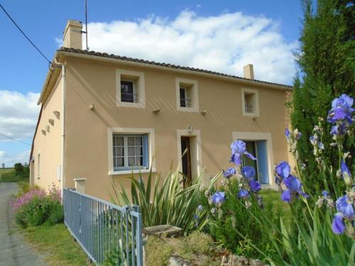 Gîte Saint-Martin-de-Lerm, 4 pièces, 4 personnes - FR-1-440-34 gîte à louer Saint-Martin-de-Lerm