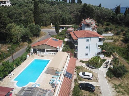 Snug apartment in Mpenitses with shared pool