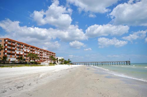 ชายหาด, La Contessa 307 in เรดดิงตัน ชอร์ส (FL)