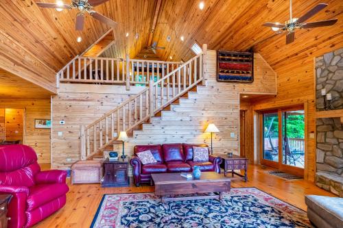 Cedar Cliff Cabin in Whittier, USA