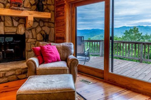 Cedar Cliff Cabin in Whittier, USA