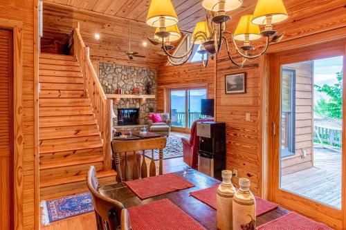 Cedar Cliff Cabin in Whittier, USA