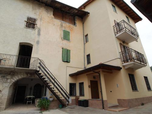 Exterior view, Cozy house in the mountains a few kilometers from Lake Garda in Ronzo Chienis
