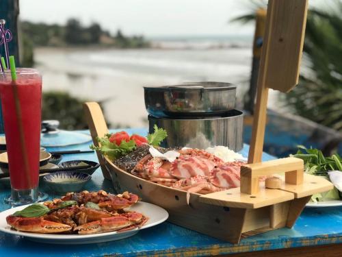 Restaurant, Stop And Go Lang Chai Boutique Resort in Hoa Thang