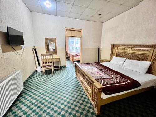 Royal Inn - image 13