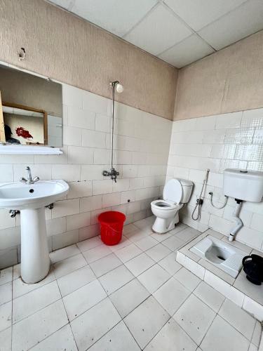 Royal Inn Hotel Murree - image 12