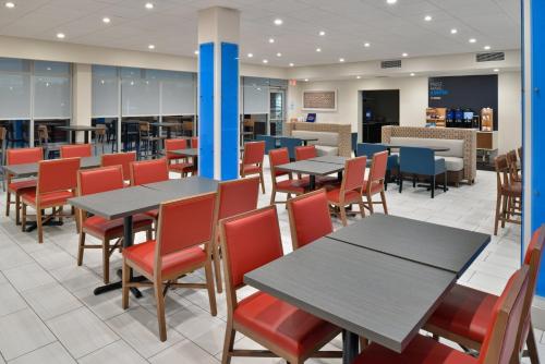 Holiday Inn Express Orlando - South Park By IHG - 식음료(F&B)