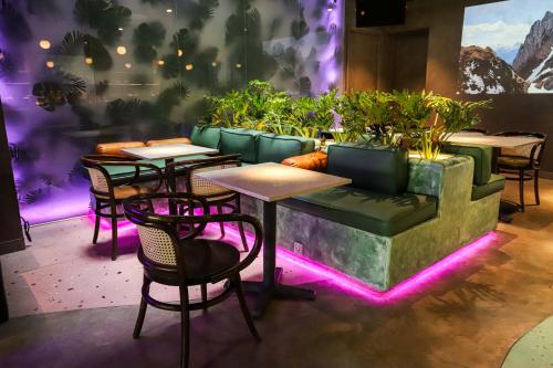 Bar/lounge, Home in Phú Nhuận