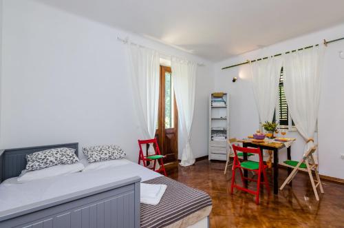 Apartments Eos & Vespera - image 3
