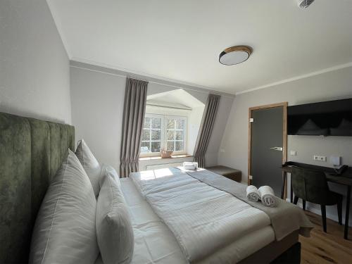 1 queen bed