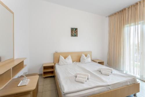 2 twin beds