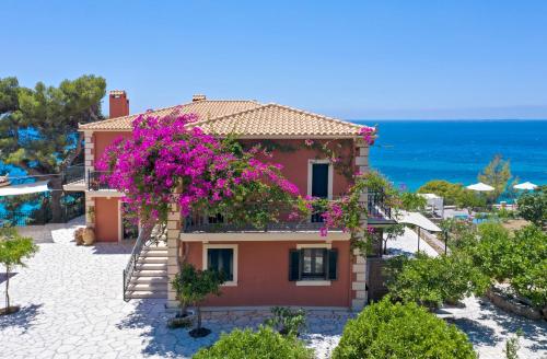3 bedrooms, 7 beds