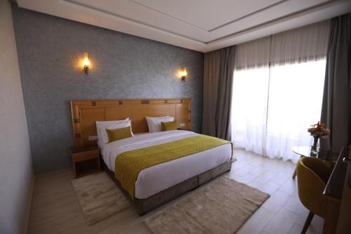 Double room, pool view