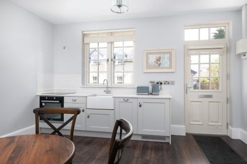 The Pine Tree Cottage of Warren Lodge Boutique Cottages - image 9