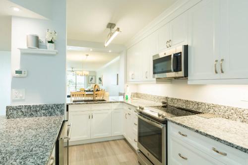 Bahia Vista 11-337 2 Bedrooms Views Heated Pool Sleeps 6 - image 2