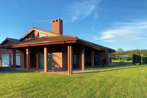 Villa Monasterio - Accommodation - Camargo