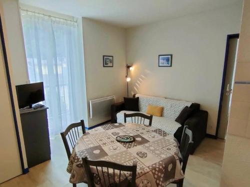 Appartement Cauterets, 2 pièces, 4 personnes - FR-1-234-93 - Location saisonnière - Cauterets