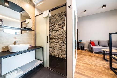 Up Hotel Budapest - image 8