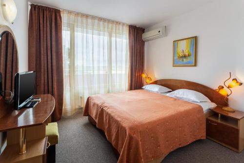 Hotel Hora - image 2