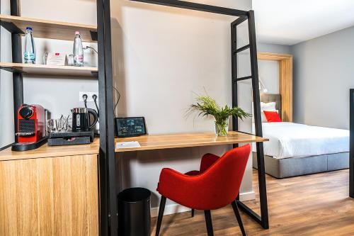 Up Hotel Budapest - image 3
