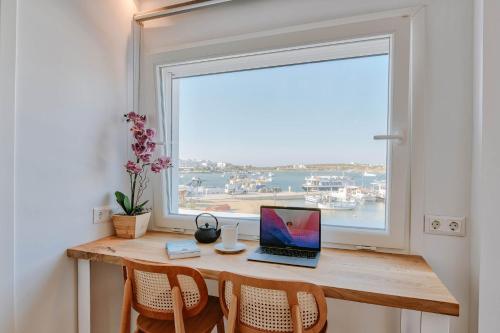 Nautica Suites - Modern Seaview Suite in 安蒂帕羅斯