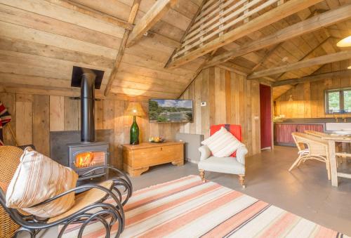 Snow Hall Barn - image 7