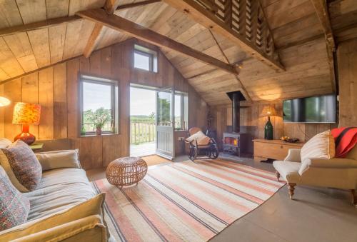 Snow Hall Barn - image 12