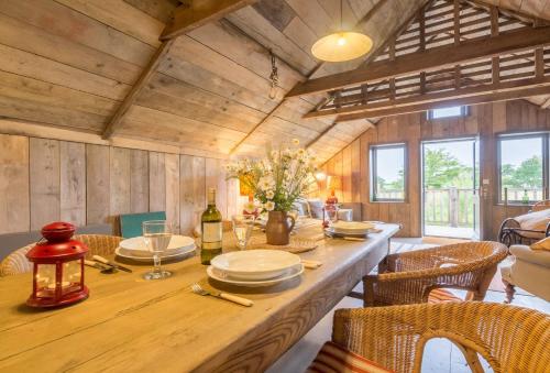 Snow Hall Barn - image 14