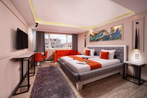 1 king bed, 1 sofa bed