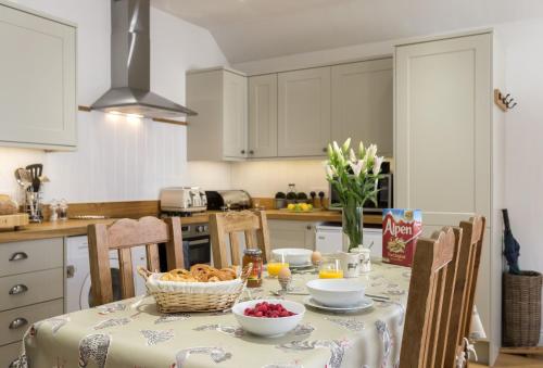 Grooms Cottage - image 12