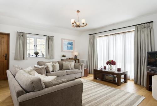 Grooms Cottage - main image