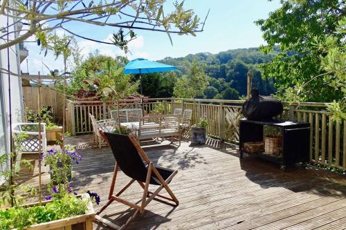 Moonshine Retreat - Stargazers delight in this private escape with south facing terrace gîte à louer Compass Cove