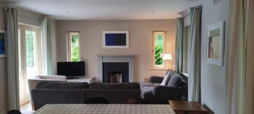 Dunkerron Woods Holiday Homes - image 10