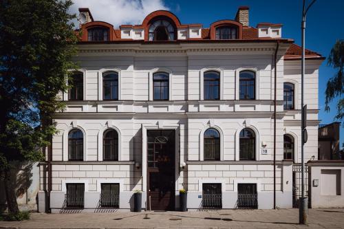 Moon Garden Old Town Hotel