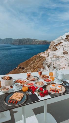 Echoes Luxury Suites by Canvas