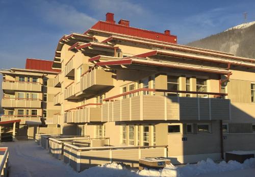 Apartment with Mountain View