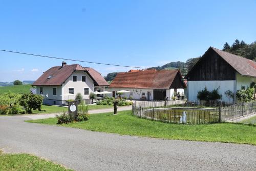  Lackenbauer, Pension in Muggenau bei Sankt Margarethen bei Lebring