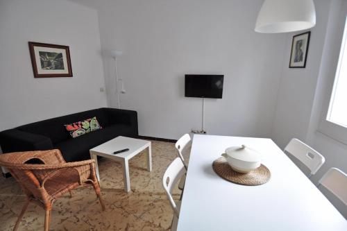 LETS HOLIDAYS Apartment for 4 people 1 min walking to the beach