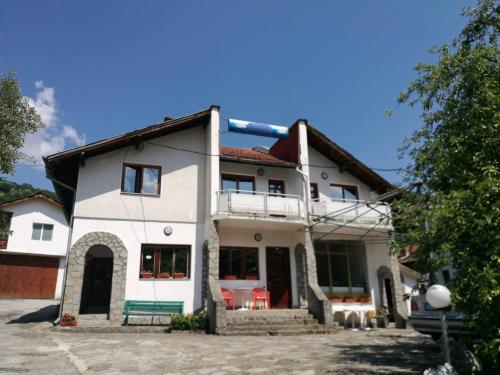 Самостоятелни стаи в къща за гости Балкан - Accommodation - Ribarica