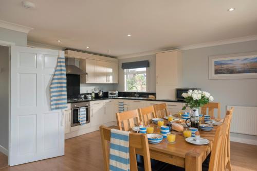 Fistral hot tub house for 8 on Retallack Resort 5