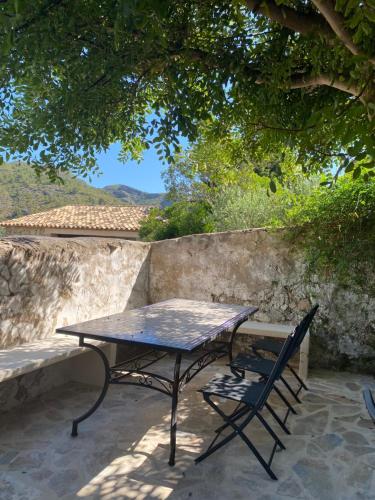 CASA LOLA Naturaleza, Montañas y Piscina Compartida De Pueblo