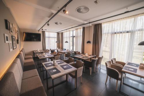 餐飲選擇, 帕洛瓦大街28號酒店 (Avenue Pallova 28) in 皮爾森