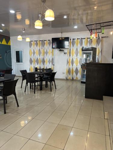 Sky Inn Hotel in Freetown