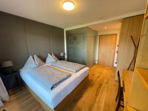 Business Double Room with Balcony