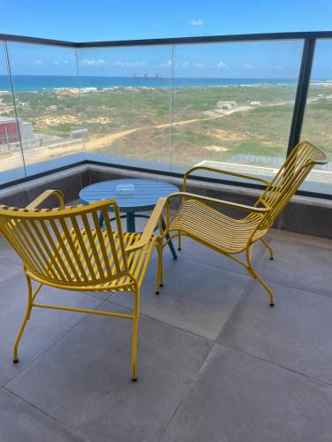 #דירת יוקרה על הים Bluewave Beach Apartment# in Hadera