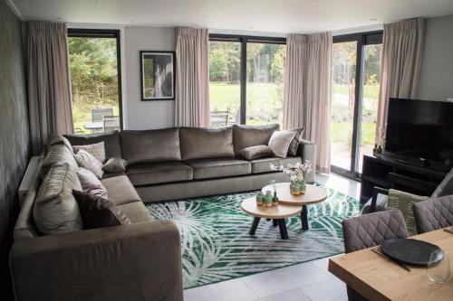 4 bedrooms, 10 beds