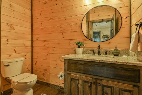 Highlands Retreat the Perfect Cabin for your relaxing experience in Mineral Bluff, USA