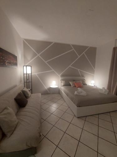 Casa via nicotera 14, Naples