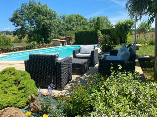 Garden, Chambres et table d'hotes Le cedre Aveyron in Rodez